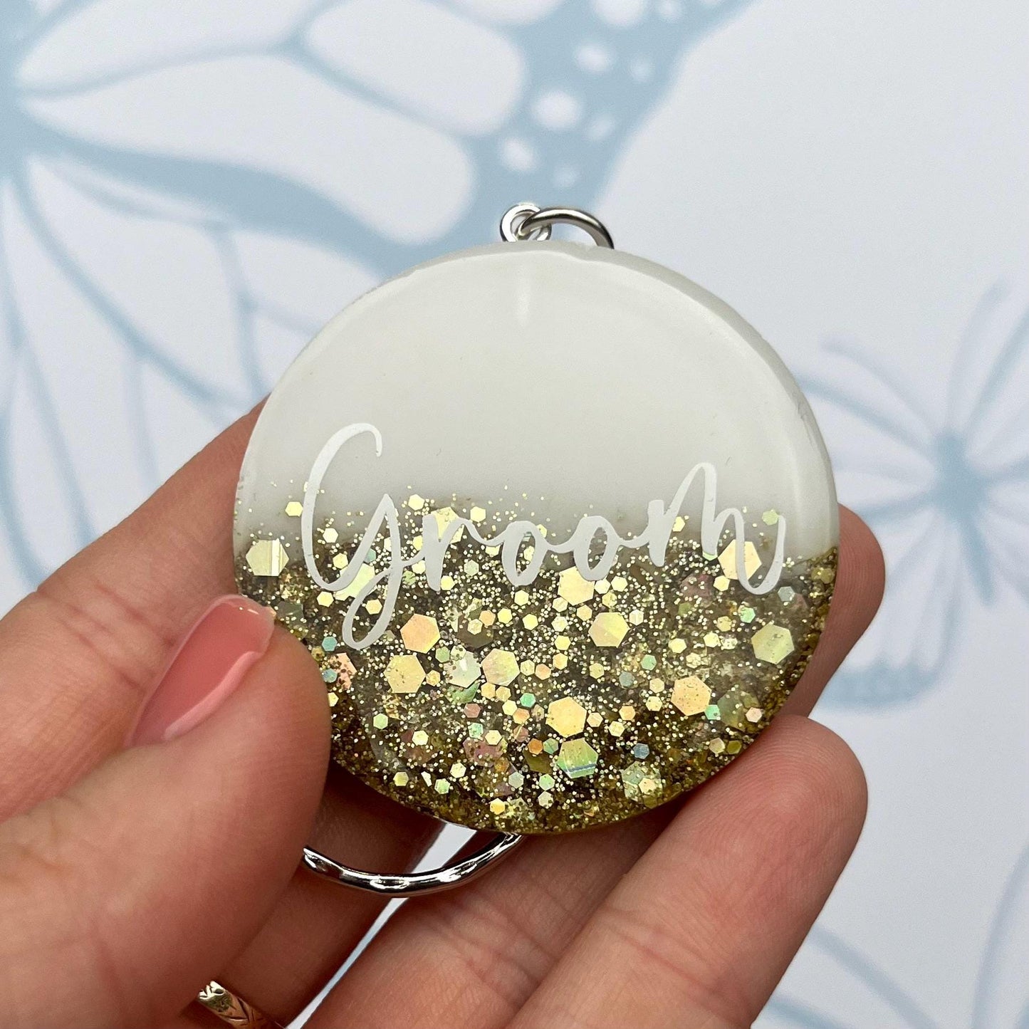 Bridal White & Gold Circle Keyring Favours | Choose your own text, names or Wedding options | Gift for Bride, Maid of Honour, Bridesmaid