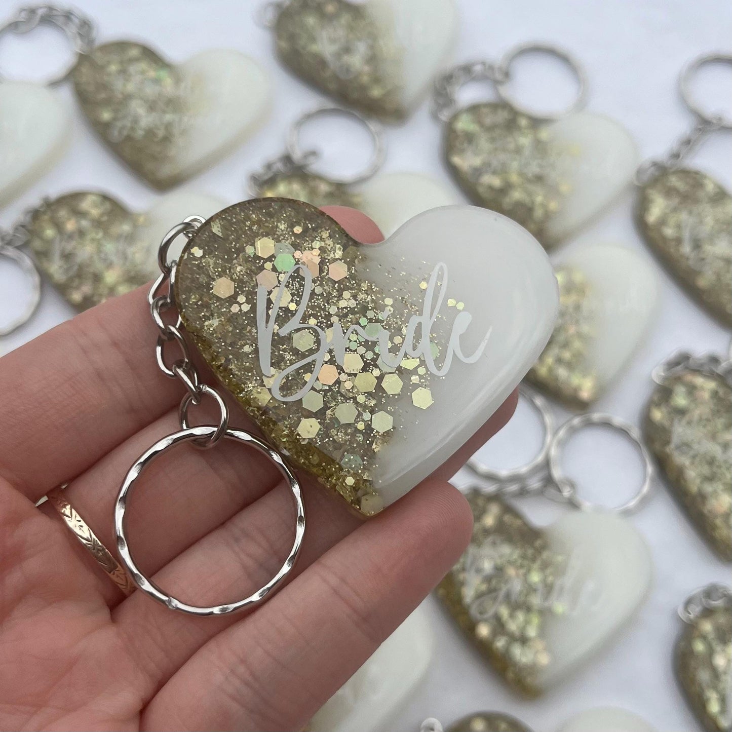 Bridal White & Gold Heart Keyring Favours | Choose your own text, names or Wedding options | Gift for Bride, Maid of Honour, Bridesmaid