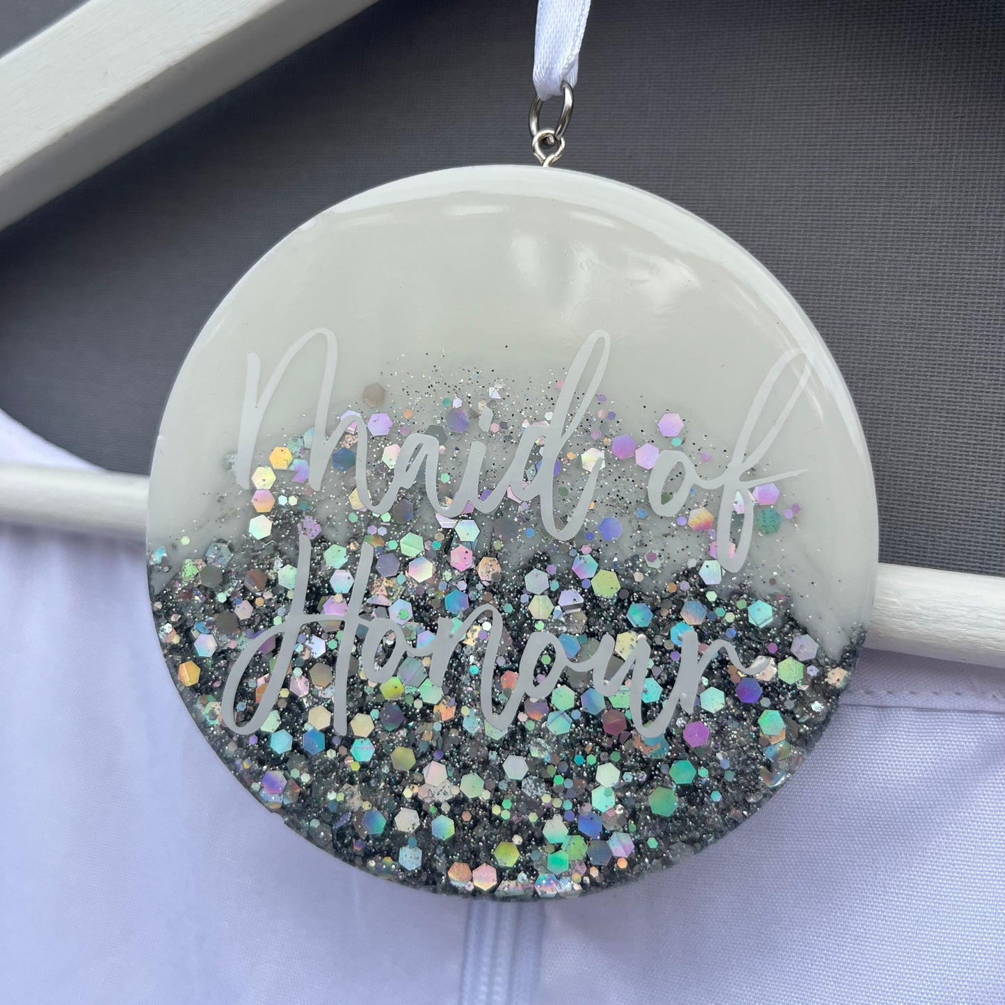 Bridal White & Silver Hanging Circle | Choose your own text or Wedding options | Hanger Decoration or Wall Decor | Gift for Bride, Maid of Honour, Bridesmaid & more | Bridal Favours