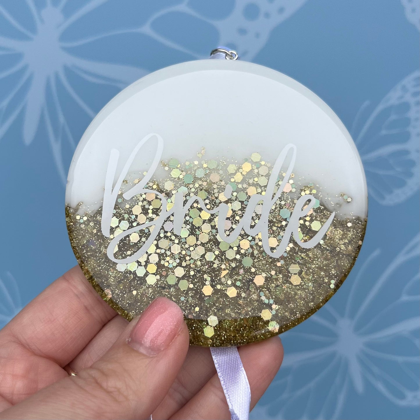Bridal White & Gold Hanging Circle | Choose your own text or Wedding options | Hanger Decoration or Wall Decor | Gift for Bride, Maid of Honour, Bridesmaid & more | Bridal Favours